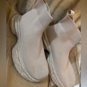 Elegant Beige Knit Ankle Boots